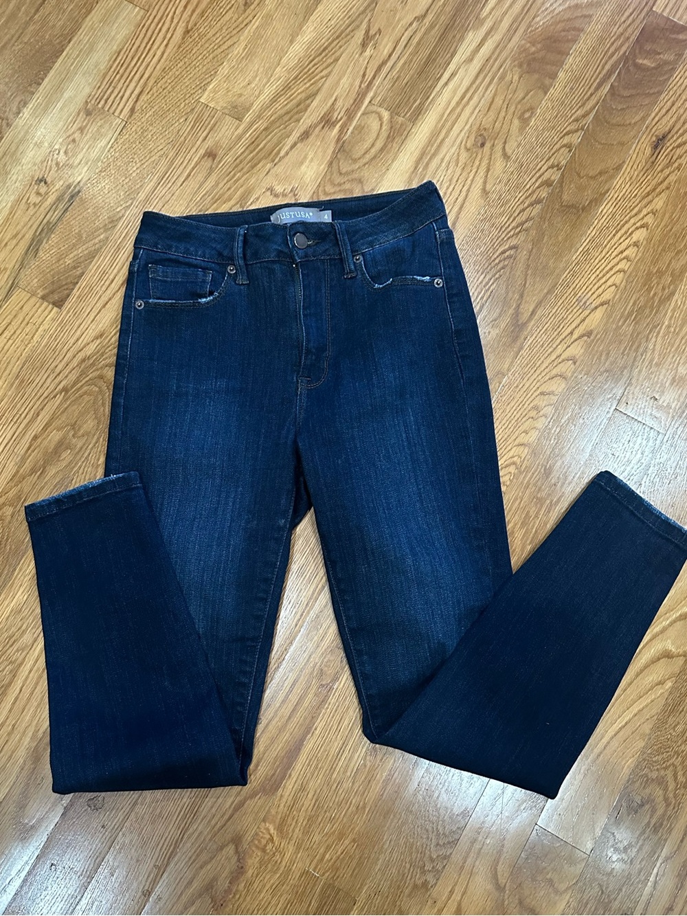 Just USA Women's Dark Blue Skinny Jeans
Size 4